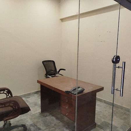 Hotel Crown Plaza, Near Karachi Airport, Darul Sehat Hospital, Dow, Agha Khan And Liaqat Hospital Eksteriør bilde