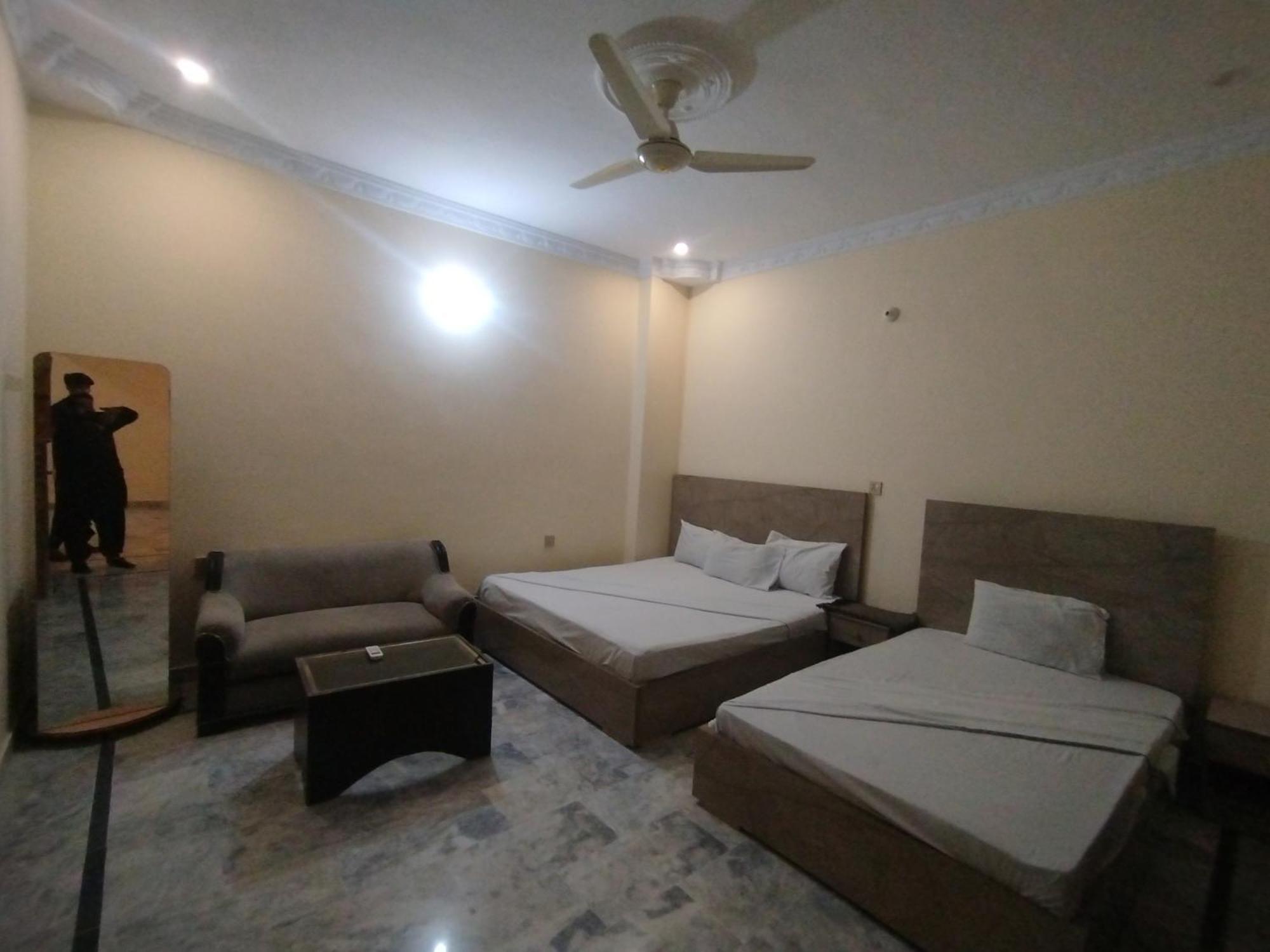 Hotel Crown Plaza, Near Karachi Airport, Darul Sehat Hospital, Dow, Agha Khan And Liaqat Hospital Eksteriør bilde