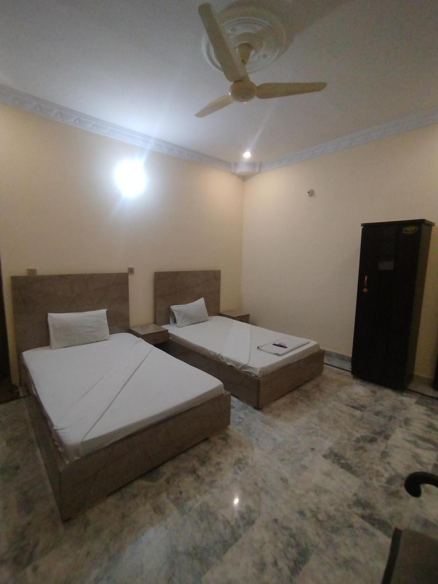 Hotel Crown Plaza, Near Karachi Airport, Darul Sehat Hospital, Dow, Agha Khan And Liaqat Hospital Eksteriør bilde