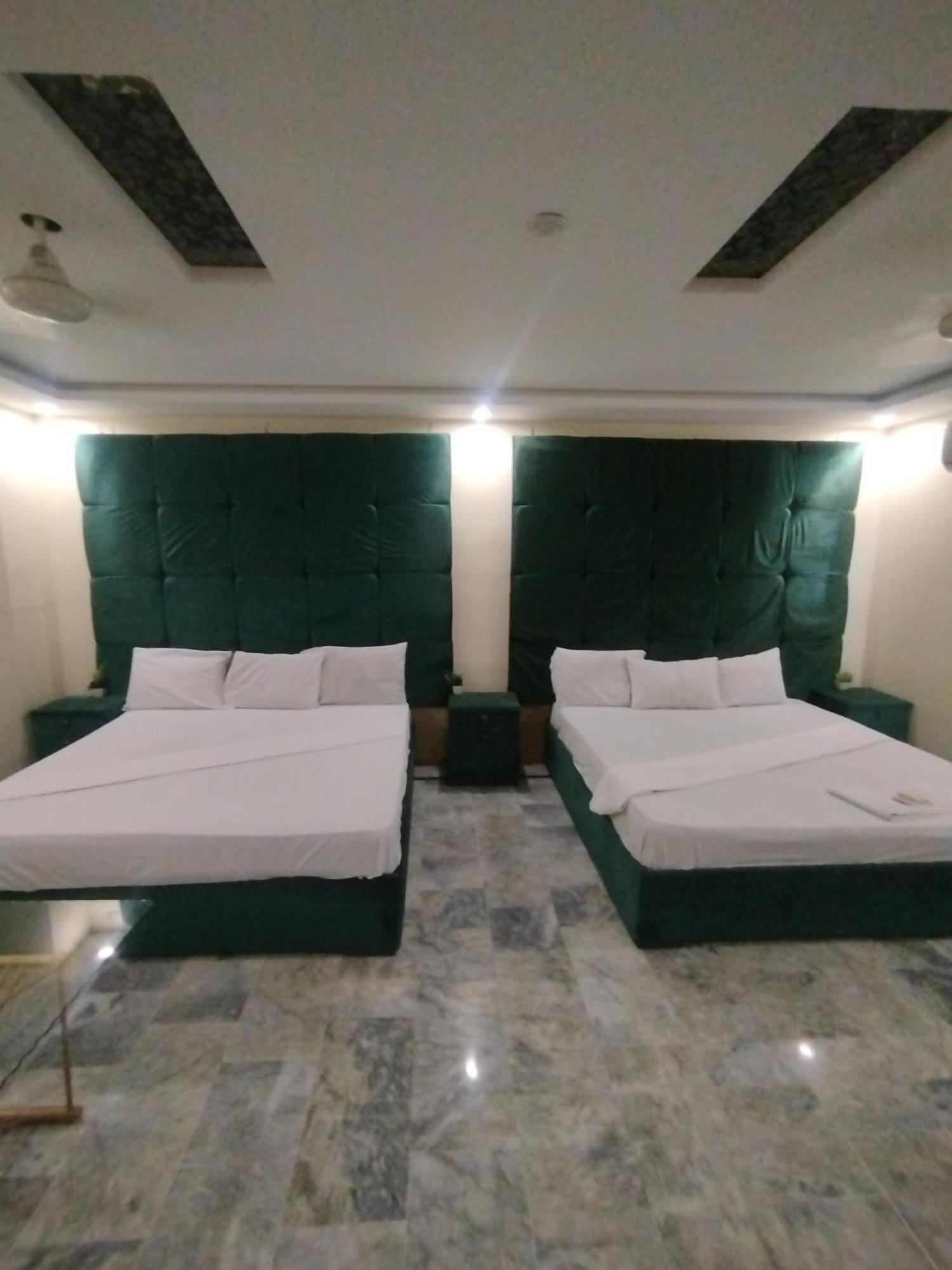 Hotel Crown Plaza, Near Karachi Airport, Darul Sehat Hospital, Dow, Agha Khan And Liaqat Hospital Eksteriør bilde
