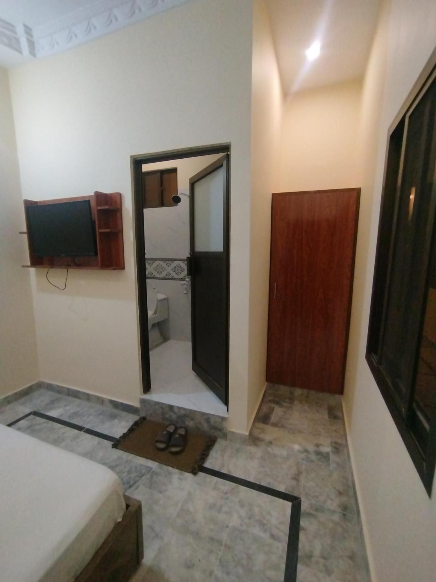 Hotel Crown Plaza, Near Karachi Airport, Darul Sehat Hospital, Dow, Agha Khan And Liaqat Hospital Eksteriør bilde