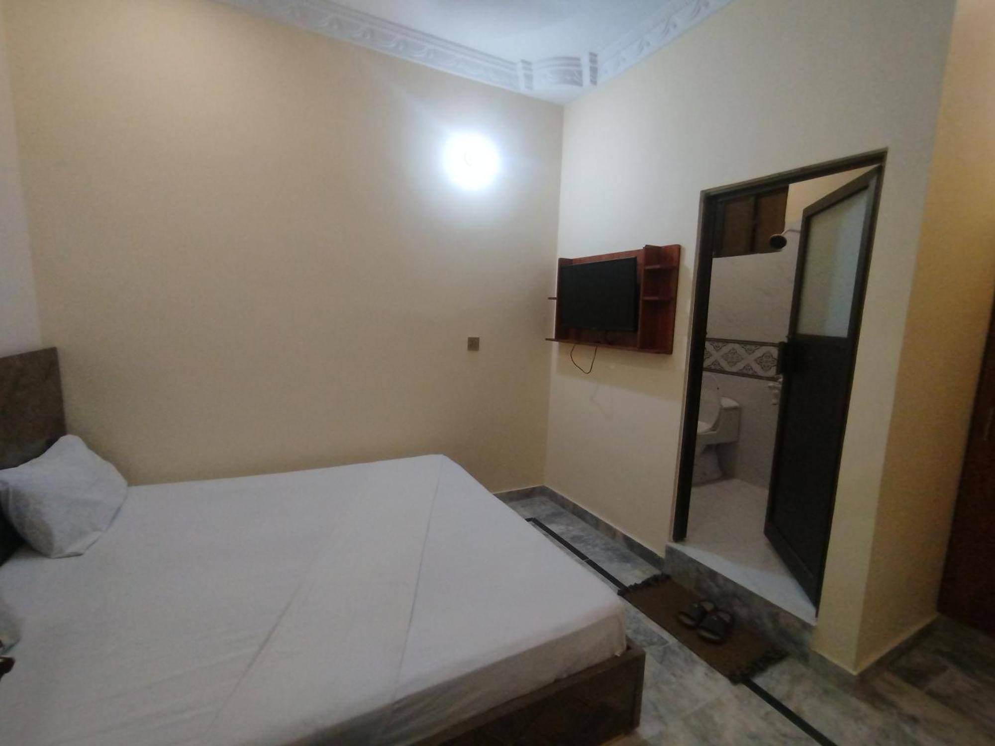 Hotel Crown Plaza, Near Karachi Airport, Darul Sehat Hospital, Dow, Agha Khan And Liaqat Hospital Eksteriør bilde